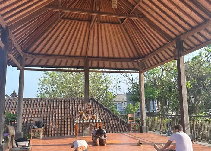 ホステル Bali Telaga Hati Yoga Healing And Retreat Center サヌール