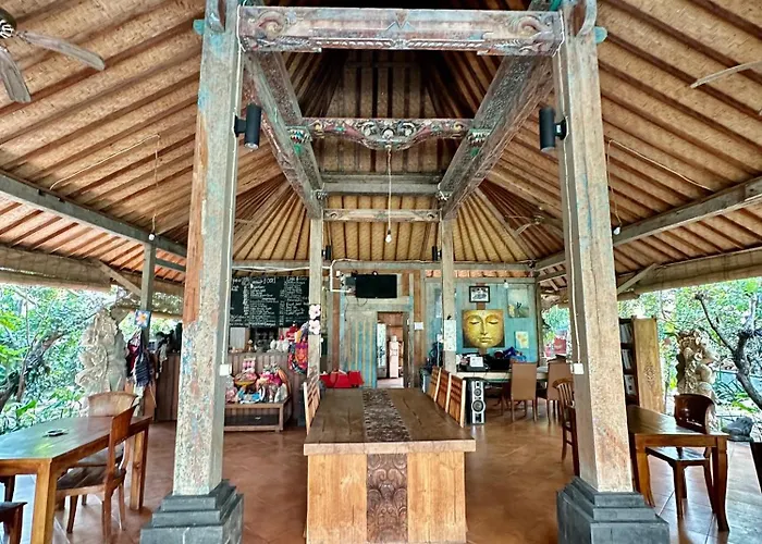 Bali Telaga Hati Yoga Healing And Retreat Center * サヌール
