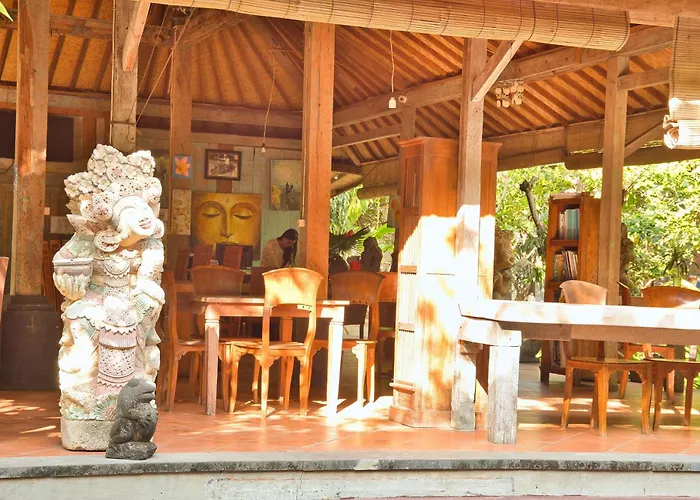 Bali Telaga Hati Yoga Healing And Retreat Center ホステル サヌール