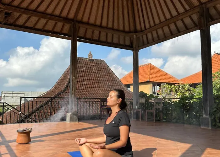 ホステル Bali Telaga Hati Yoga Healing And Retreat Center サヌール