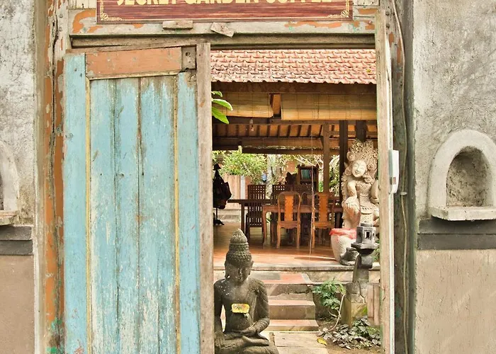 Bali Telaga Hati Yoga Healing And Retreat Center ホステル サヌール